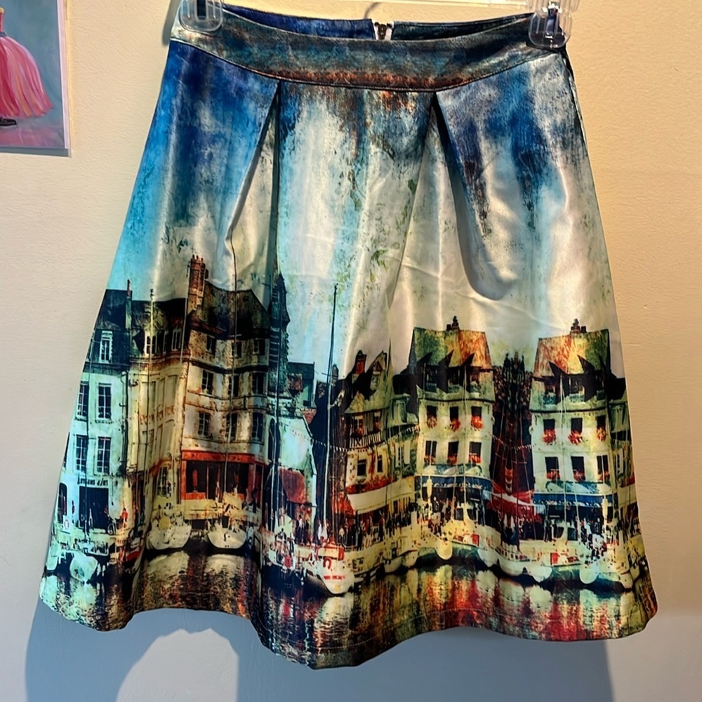 Gumuxi   French Satin  pleated skirt   Self lined  Old town Venice print  Size S